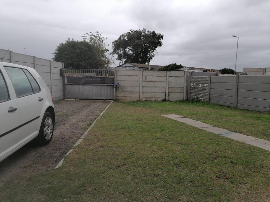 2 Bedroom Property for Sale in Bishop Lavis Western Cape